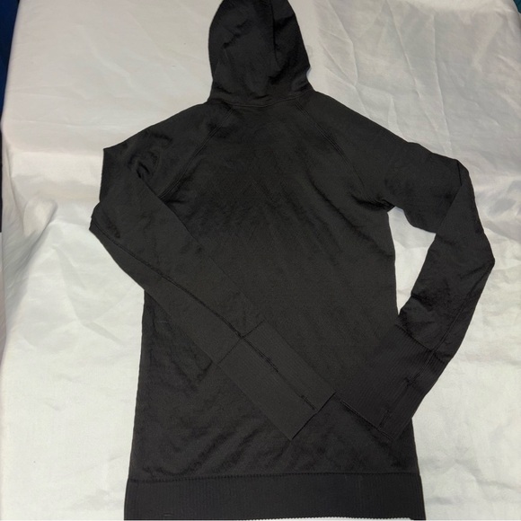 NWOT Lululemon Rest Less Pullover Hoodie Textured Black size 6/8 - Picture 3 of 6